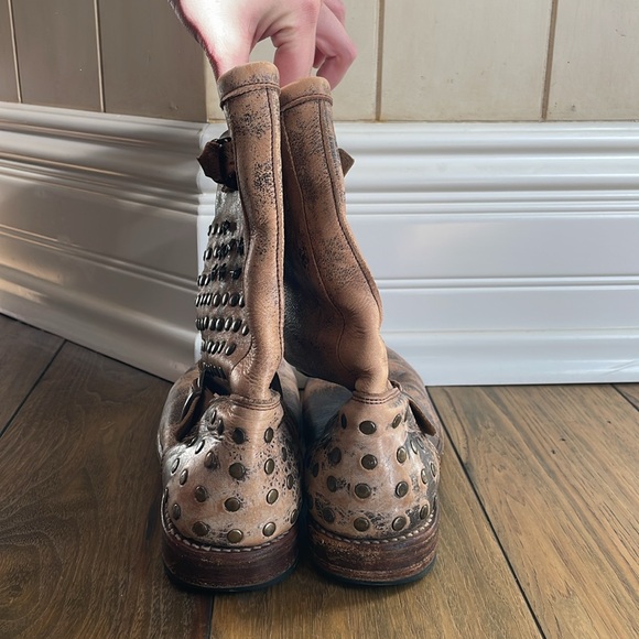 Bed Stu leather slip on boots in very good condition! Women’s Size 7 !!! - Picture 4 of 7